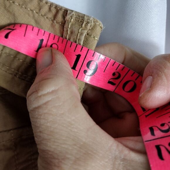 Tommy Hilfiger capris  - Picture 8 of 9